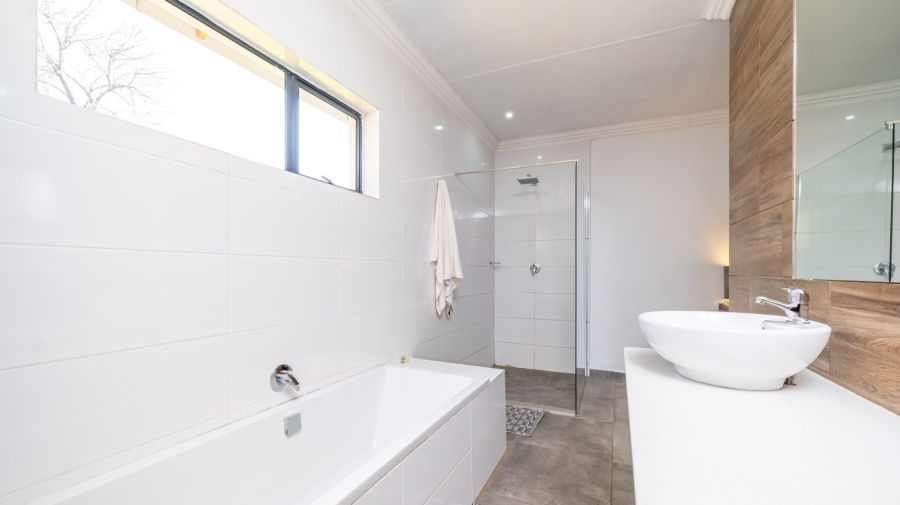 Commercial Property for Sale in Flamwood North West